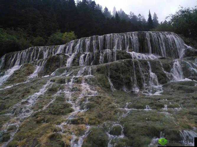 黄龙直捣溪水潺潺:一幅美丽画卷